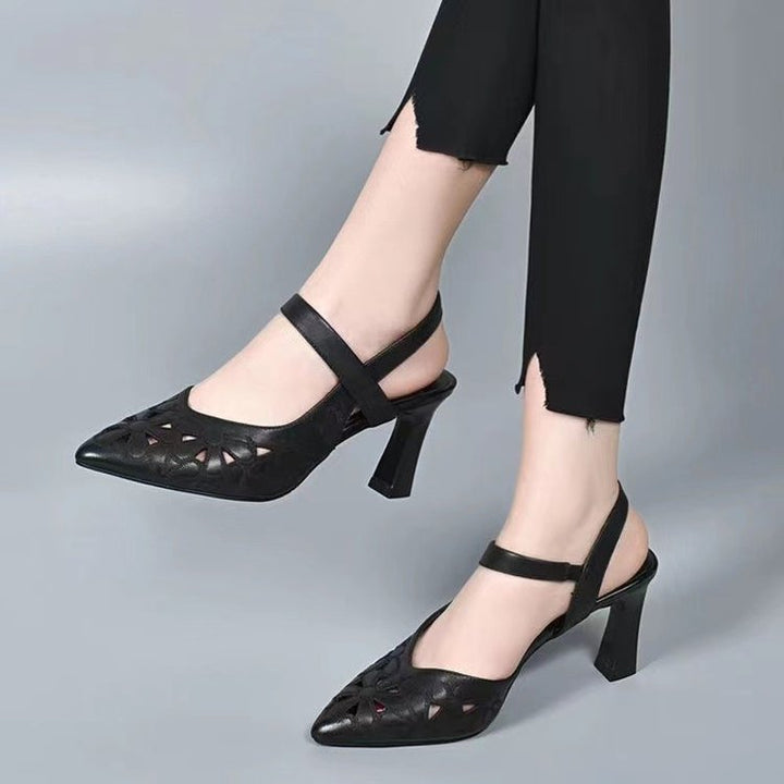 Dame elegante Riemchenpumps med floralt udskæring design og flot blokhæl Stilla
