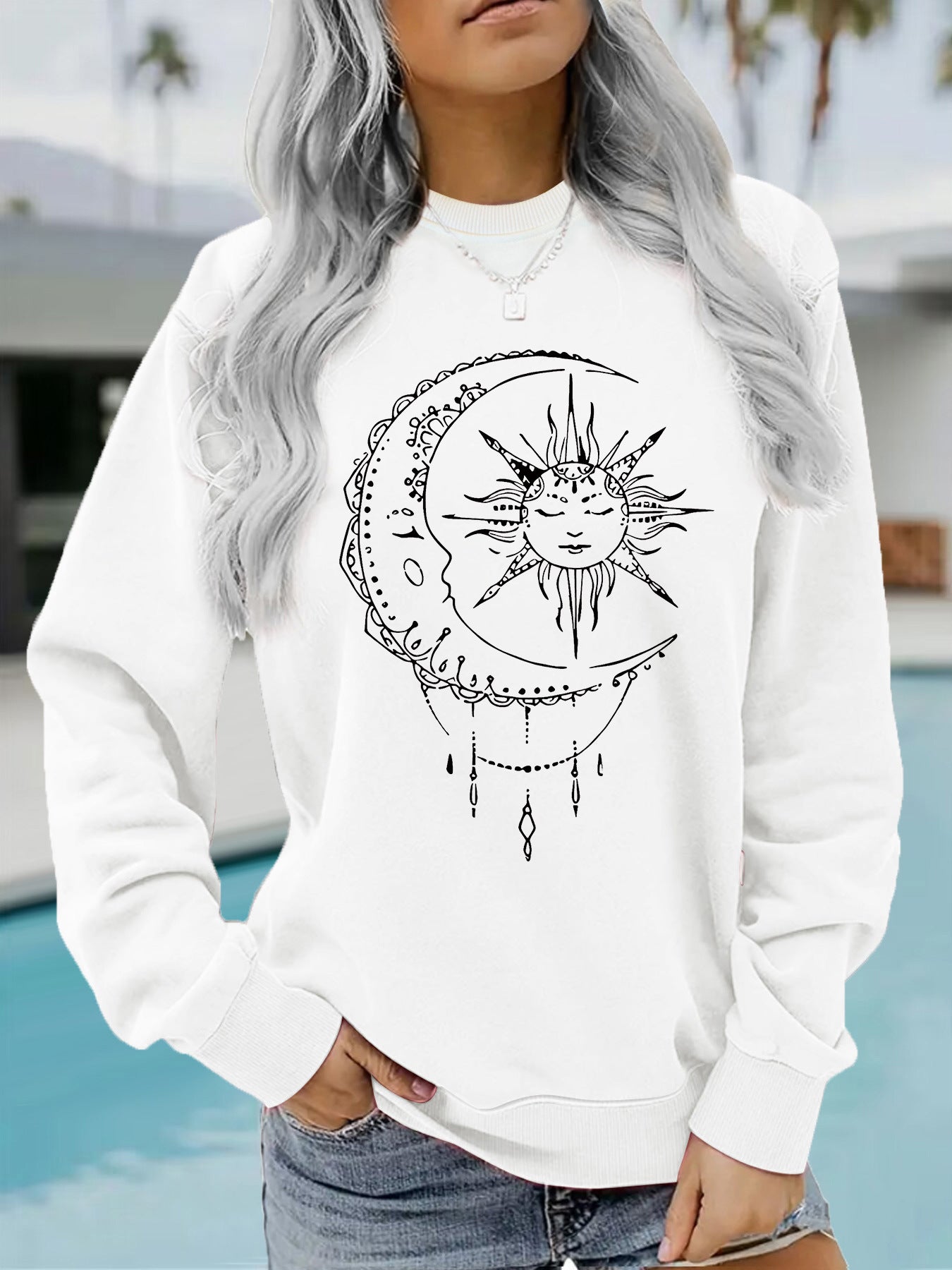 Kvinders sweatshirt med kunstnerisk sol- og månedesign Stilla