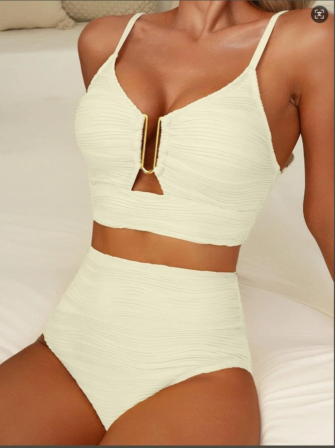 Dame Højtaljet Bikini-Sæt med raffineret Cut-Out og moderigtigt Rynkedetalje Stilla