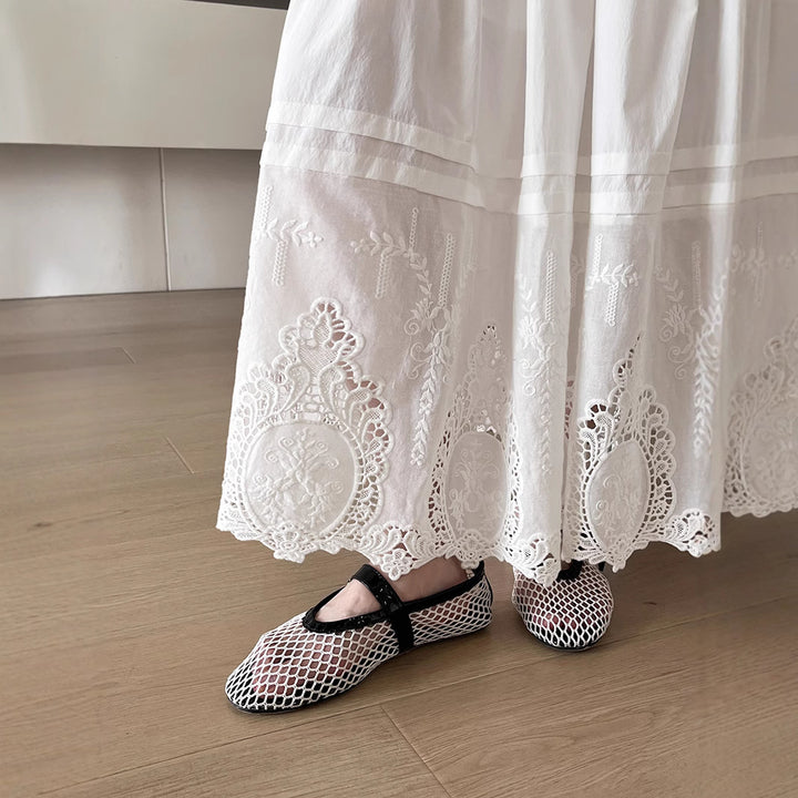 Dame Elegant Midikjole med fin blonder og volanger Stilla