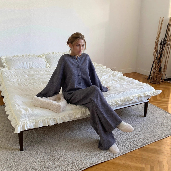 Kvindernes hyggelige strikket loungewear sæt med knaplukning og løs pasform Stilla