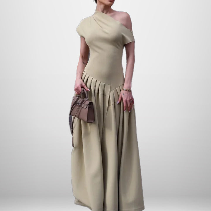 Kvinders elegante off-shoulder maxi kjole med plisseringer og flydende nederdel Stilla