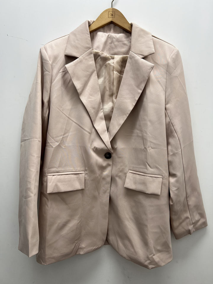 Dame stilfuld blazer med moderne snit og elegante detaljer Stilla