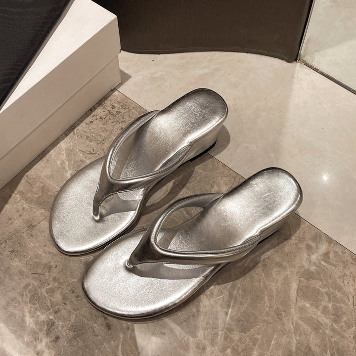 Dame Glamorous Metallic Flip-Flops Stilla