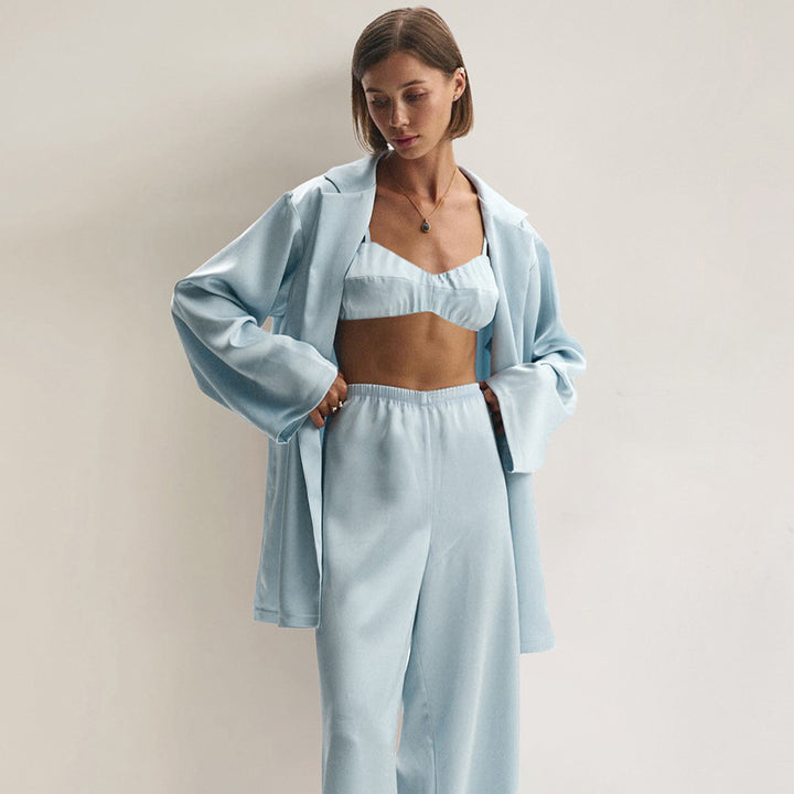 Dame elegant satin loungewear sæt med bred kimono og cropped top Stilla