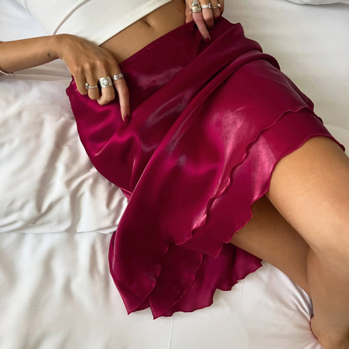 Dame Satin-nederdel med volumøs flæseafslutning og elastisk talje Skovae