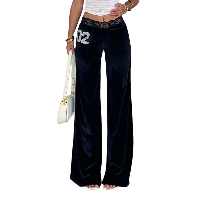 Damen elegante Flared-Hose aus weichem Material mit Spitzenbund und Glitzerakzenten Skovae