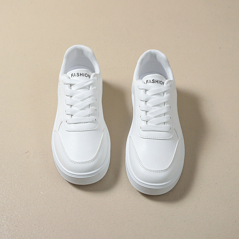 Dame Trendy Sneakers i minimalistisk design med elegante metallic-detaljer Stilla