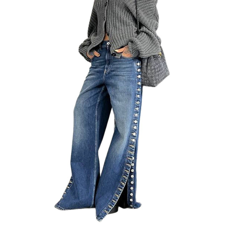 Kvindernes brede jeans med knapdekorerede splitter Stilla