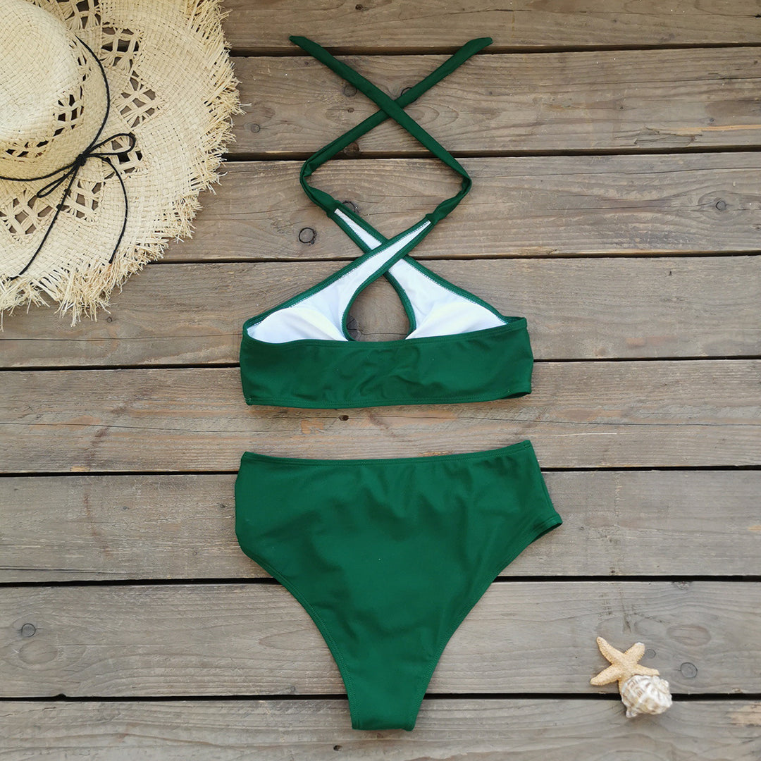 Dame bikini-sæt med elegant krydsrem og florale applikationer Stilla