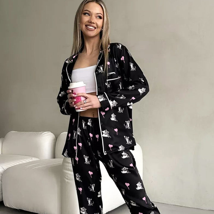 Dame Pyjama-sæt med legende dyreprint og kontrasterende paspels Stilla