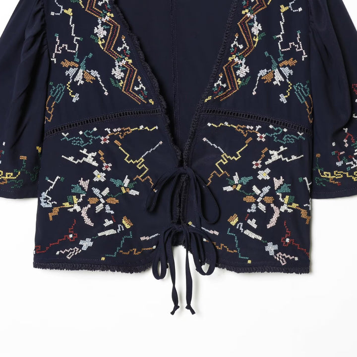 Dame kort bluse kimono med kunstnerisk broderi og talje snøring Skovae