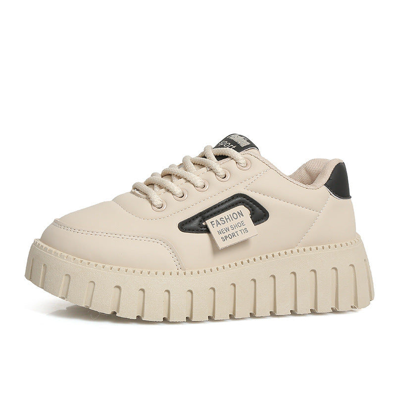 Dame funktionelle sneakers med tyk platform og sporty design Stilla