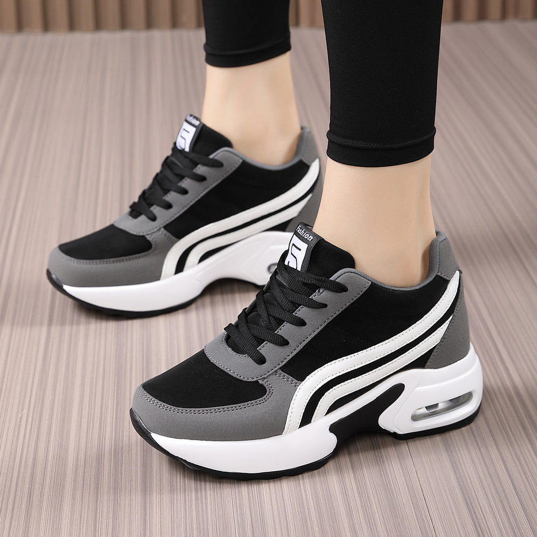 Dame nan Plateau-Sneaker med synlig luftkammer, ergonomisk kile sål og polstret ankelkrave Skovae