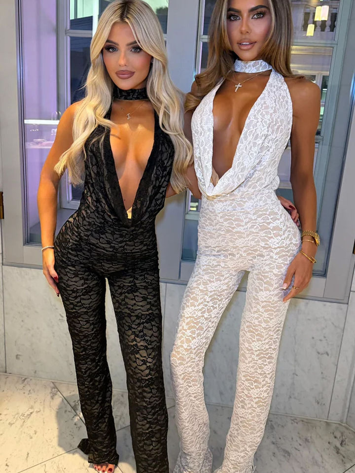 Kvinders jumpsuit lavet af fint blonde med dyb V-hals og elegant rygdesign