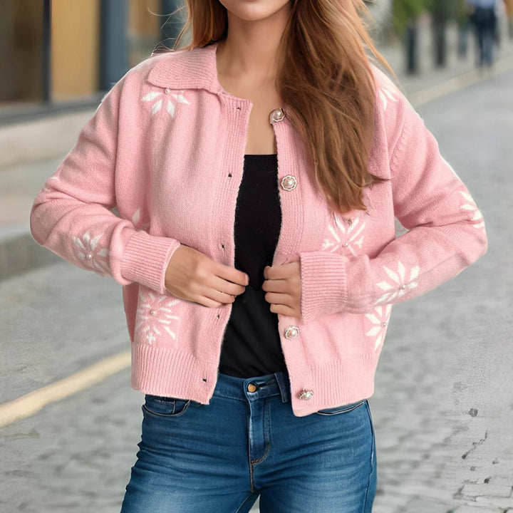 Kvindernes cardigan med legende snefnug-applikationer og elegante knapdetaljer Stilla