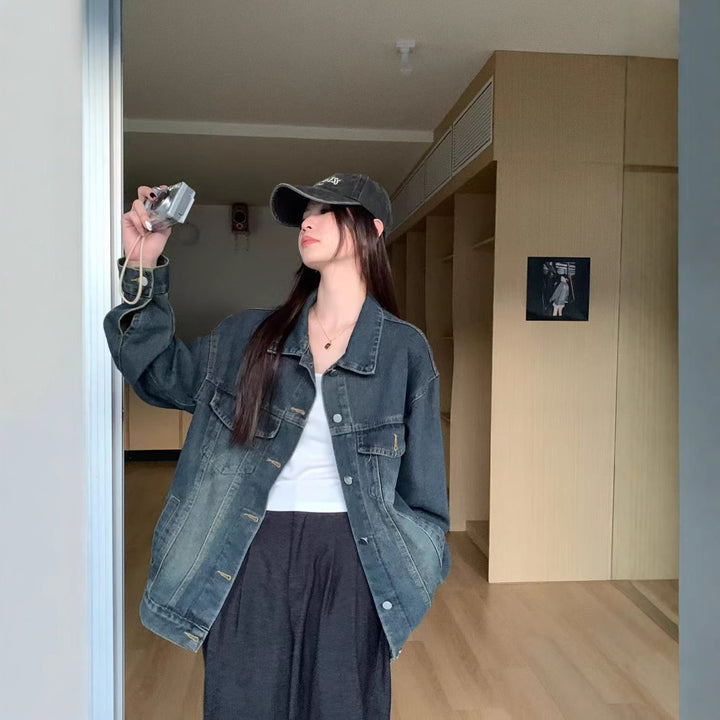Kvinders denimjakke med vintagevask og praktiske lommer Stilla