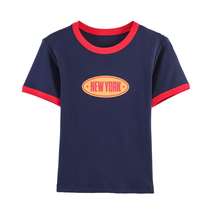 Dame modernt T-shirt med kontrasterende ærmer og trykt tekst Skovae