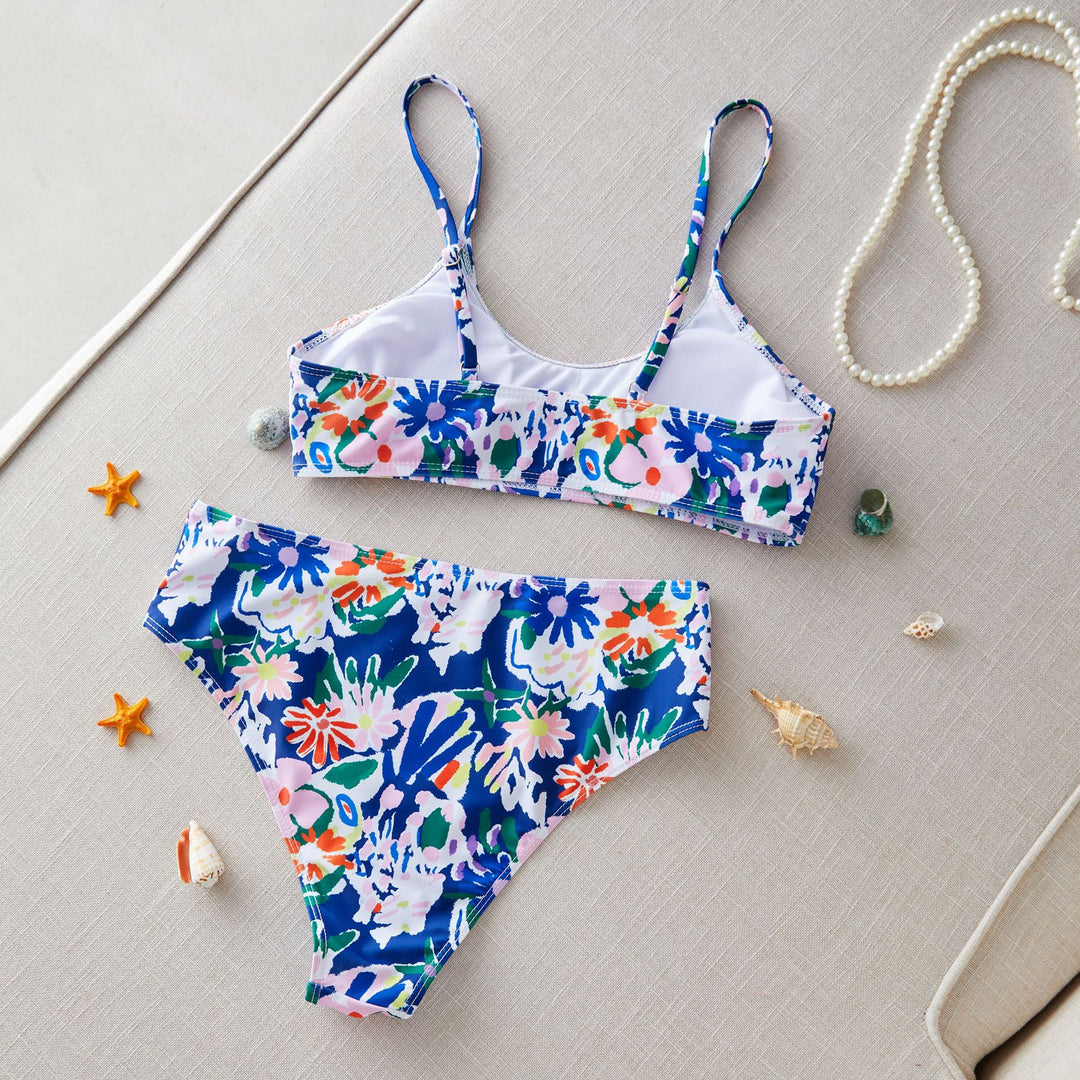 Dame bikini sæt med blomsterdesign og justerbare stropper Stilla