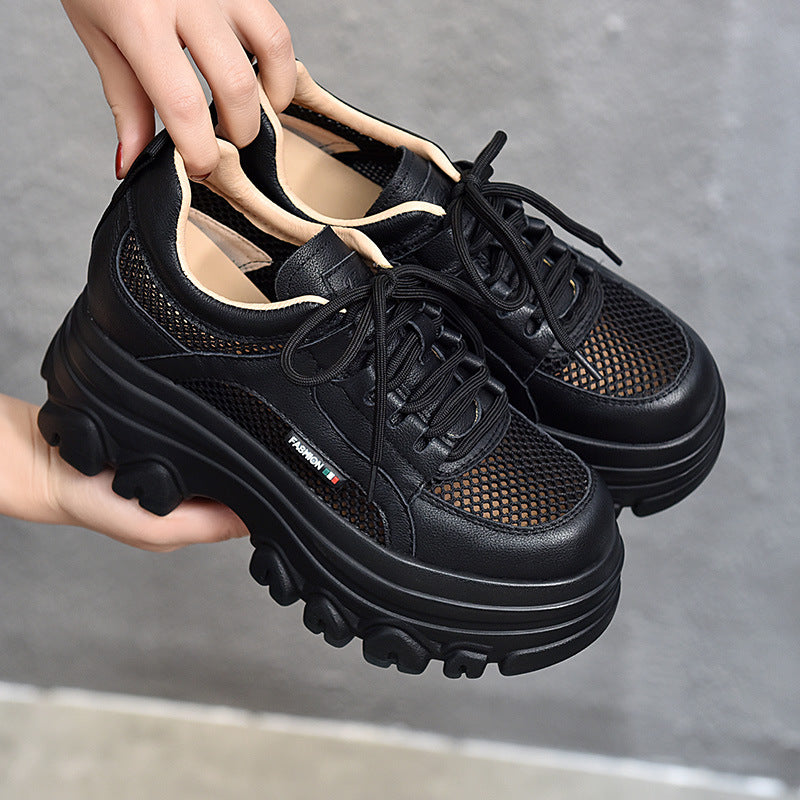 Dame Sporty Sneakers med luftig mesh-overflade og robust plateau Stilla