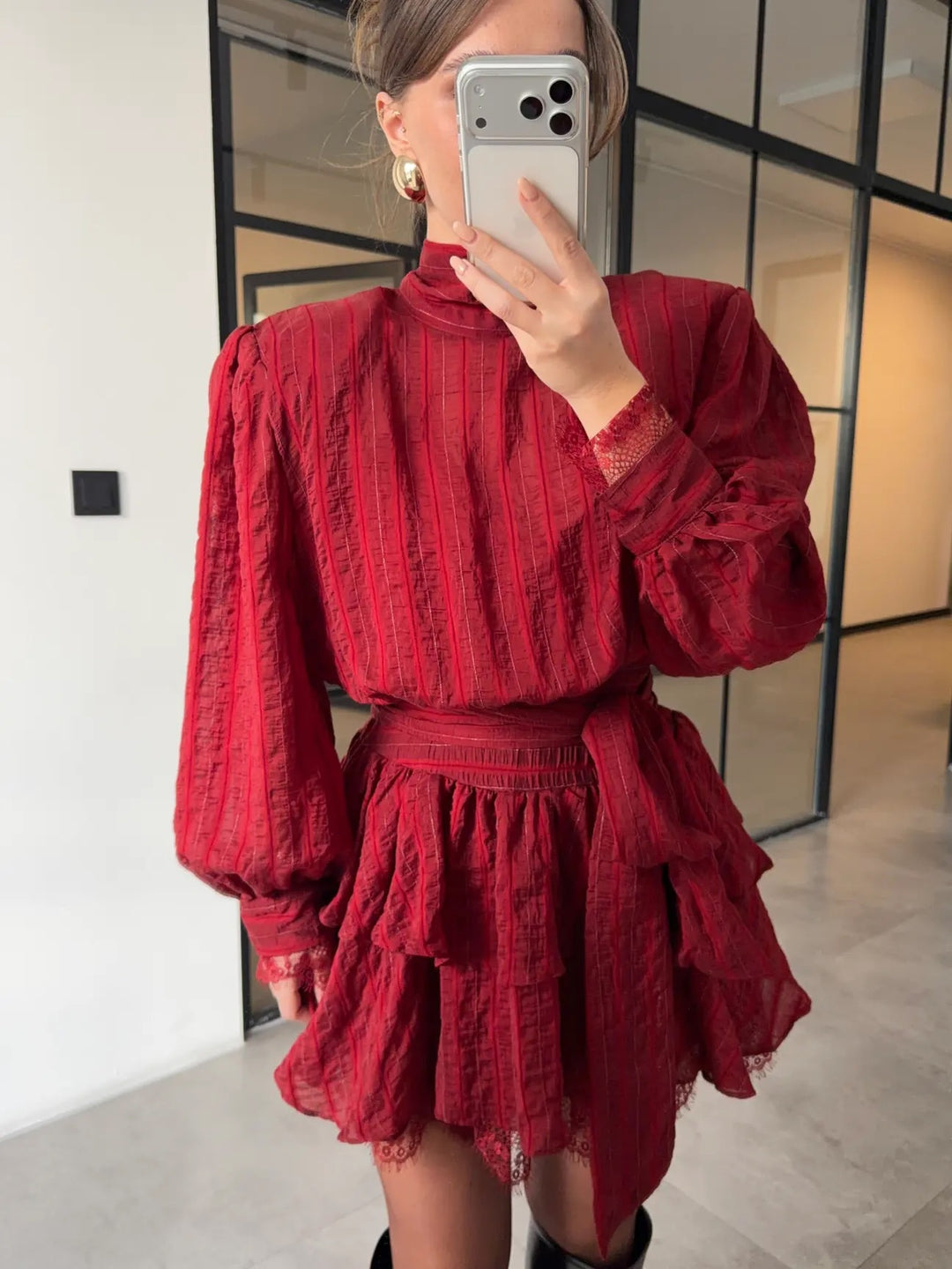 Dame Elegant Skjorte Kjole med Voluminøse Ærmer og Ruffle Detaljer Stilla
