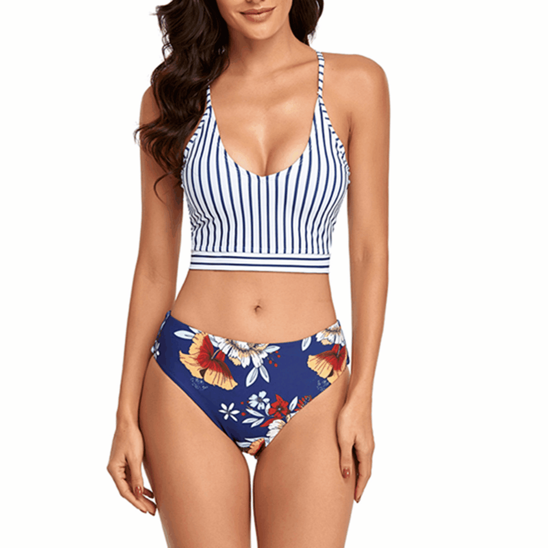 Dame bikini sæt med moderigtigt crop-top og højt skårne trusser Stilla