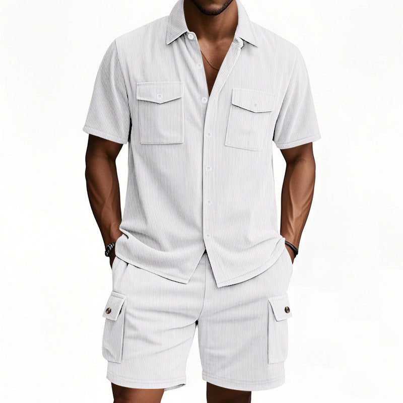 Herrer fritidsskjorte og shorts-sæt med afslappet design og praktiske lommer Stilla