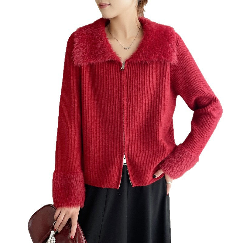 Kvinders cardigan med luksuriøs faux fur krave og ribbet strik drape