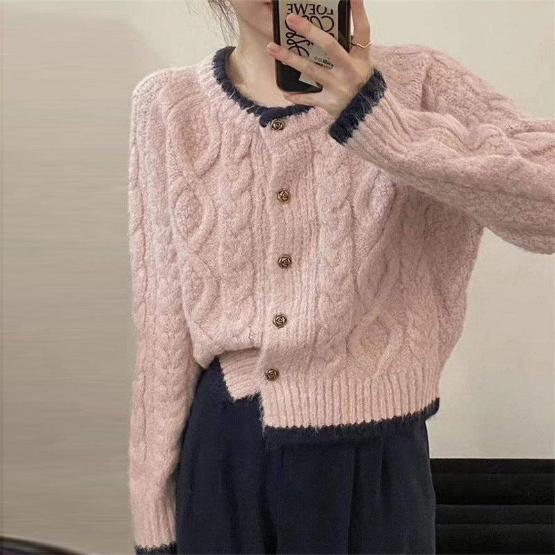 Kvinders chunky strik cardigan med dekorativ kabelmønster og elegante knapper Stilla