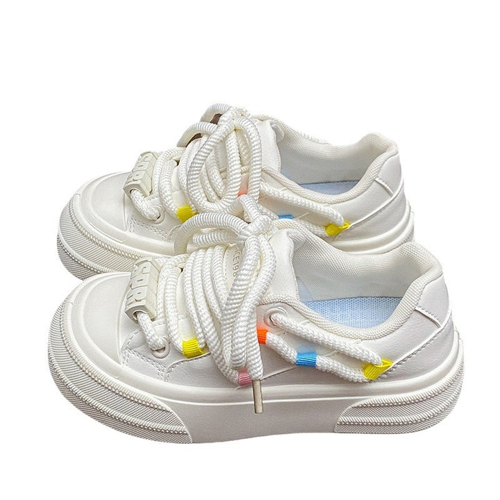 Dame komfortable sneakers med farvede snørebånd og tyk sål Stilla