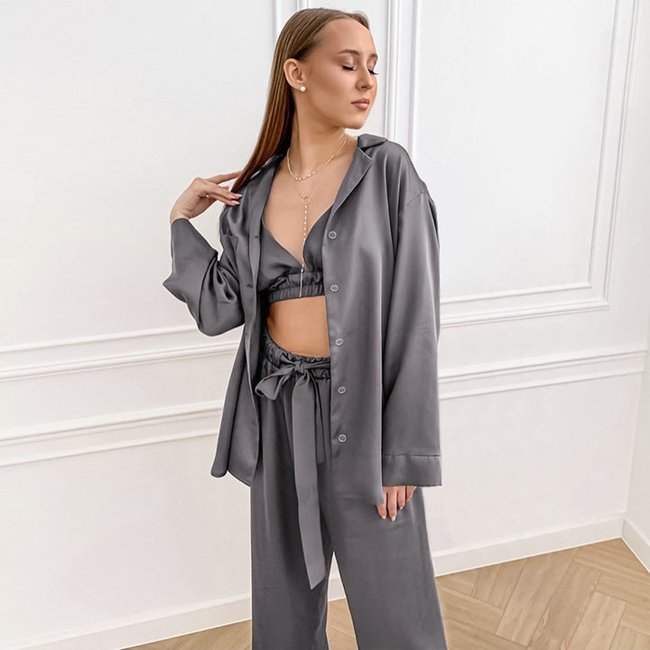 Dame Satin-Pyjama-sæt med elegant knaplukning og justerbar talje Stilla