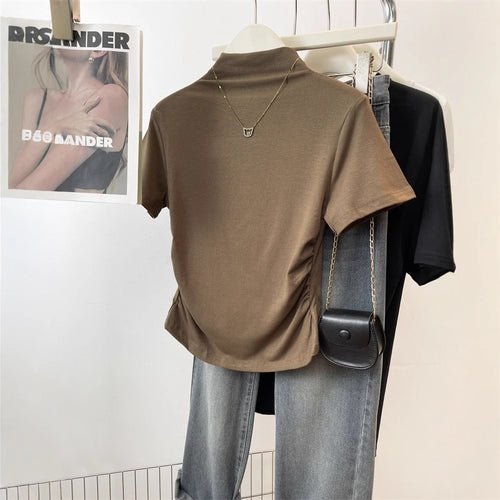 Kvinder fitted T-shirt med stående krave og sofistikeret flæse detalje