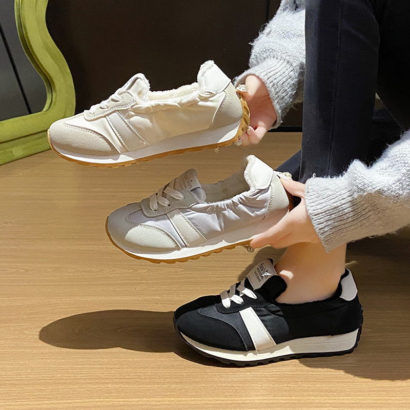 Dame Slip-On Sneakers med behageligt fleece-innerfutter og skridsikker sål Stilla