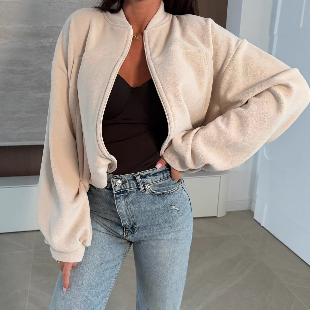 Kvinders cropped fleece jakke med voluminøse ærmer og høj krave Skovae
