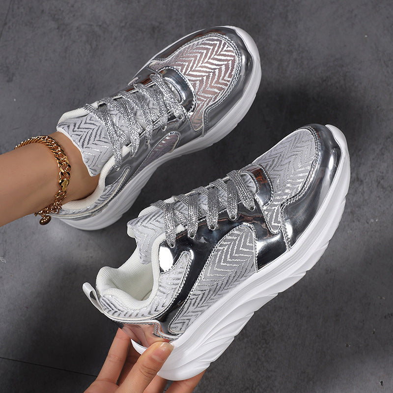 Damer nan glamourøs iøjnefaldende sneakers med glitrende paneler, jacquardvævet overdel og ergonomisk bølgesål Skovae