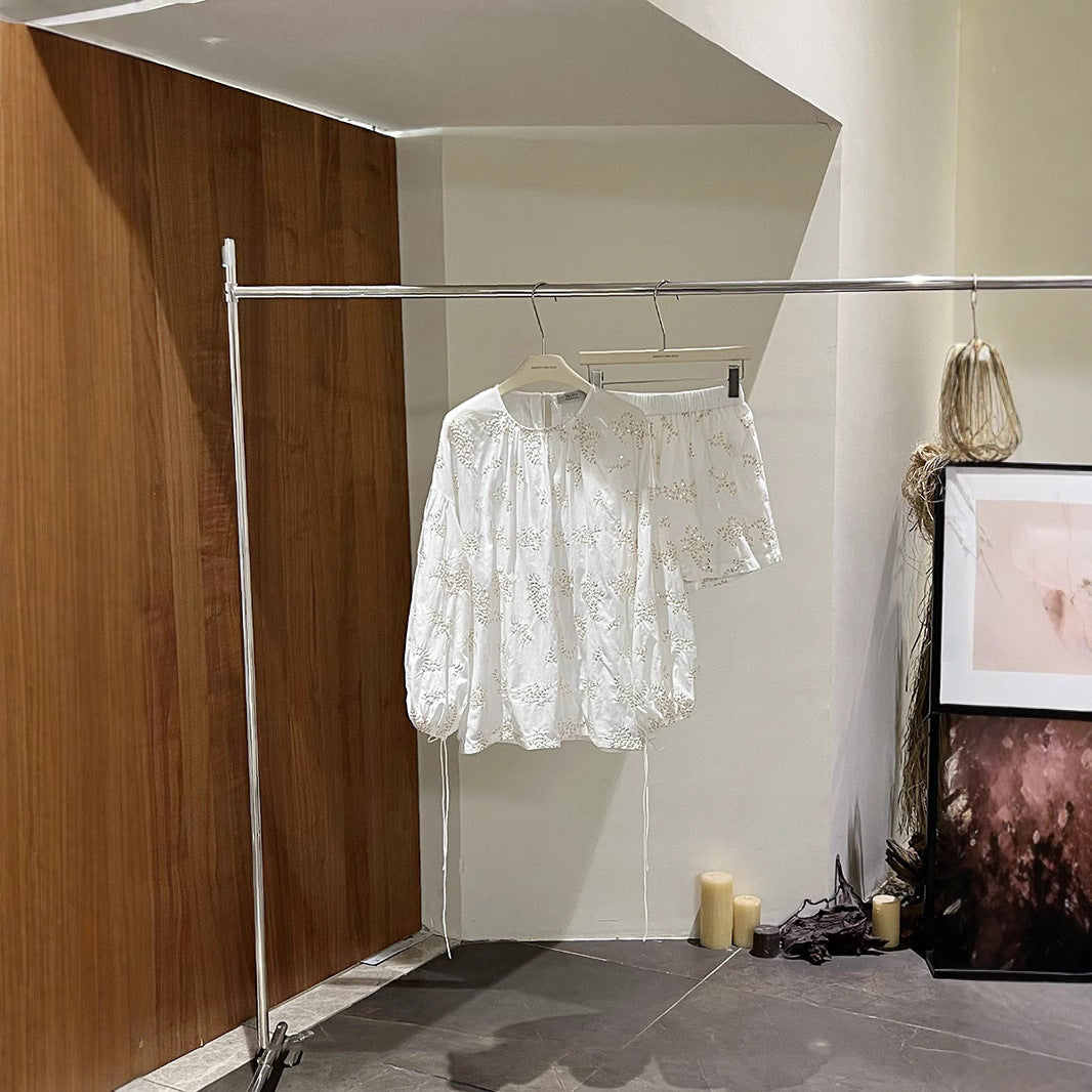 Damer legesyg bluse med detaljer i fin broderi Stilla