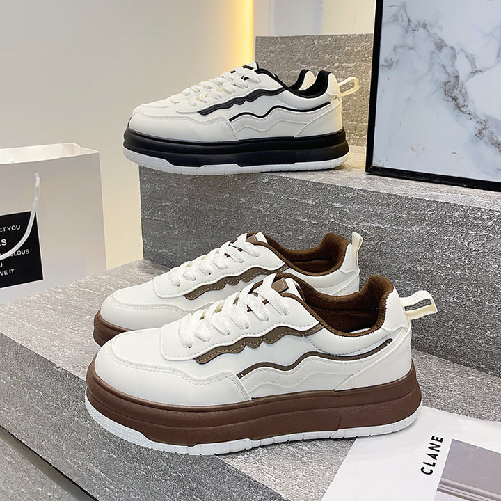 Dame Plateau-Sneakers i moderne design med stitched overfladestruktur og støddæmpende sål Stilla