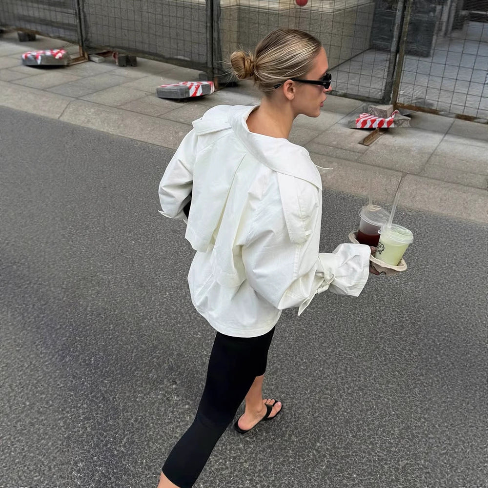 Dame mode kort jakke med talje bælte og elegant snit Stilla