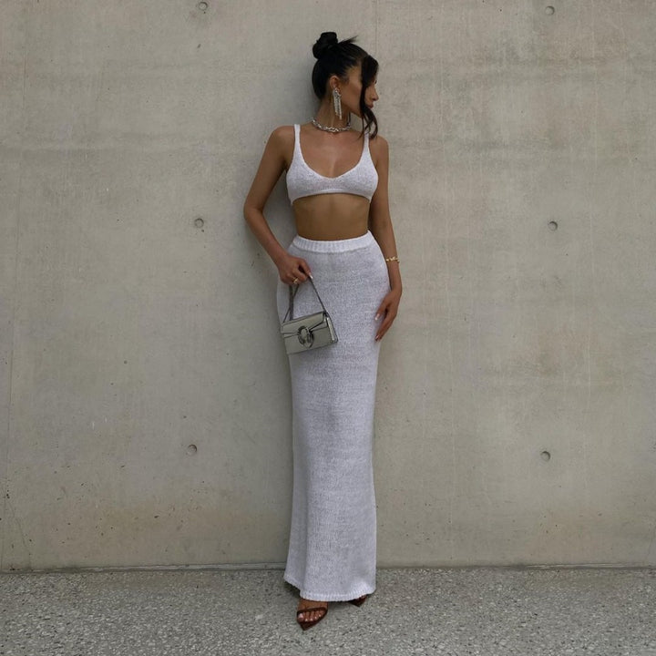 Dame sæt bestående af fint strik med crop-top og maxiskørt Stilla