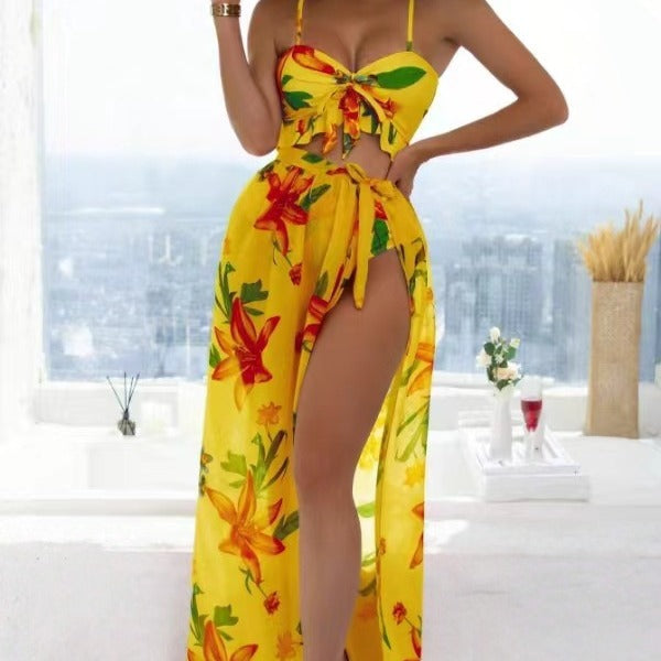 Dame sommerligt strandoutfit med blomsterprint Stilla