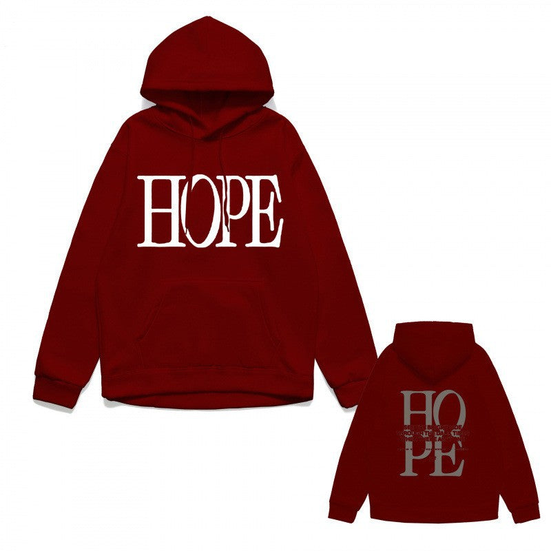 Kvindernes hoodie med iøjnefaldende bogstaver og praktisk designet kængurulomme Skovae