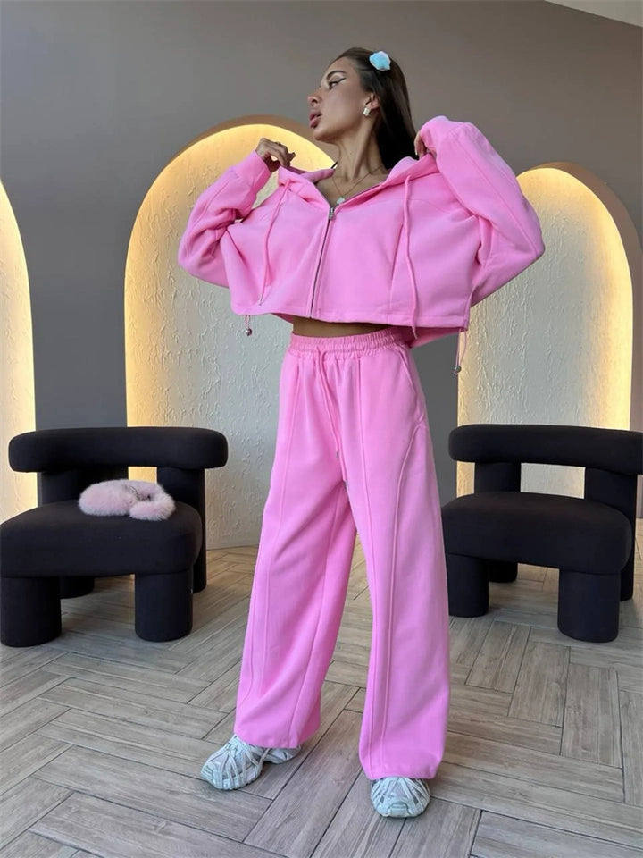 Dame Cropped Hoodie og brede Sweatpants Kombi Skovae