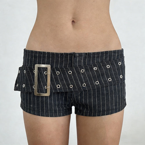 Dame fashionable shorts with high-quality belt and stud details Skovae