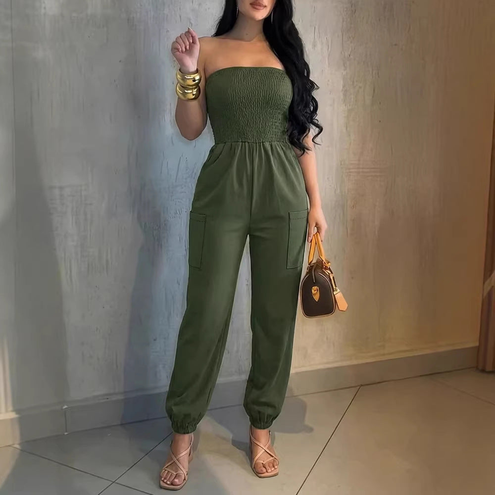 Damer Behagelig Jumpsuit med skulderfri design og praktiske lommer Skovae