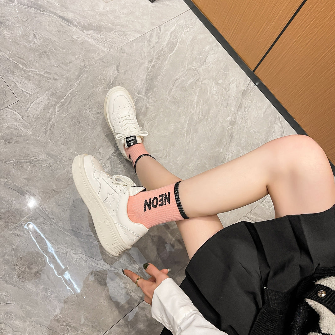 Dame Sneakers med modigt design og behagelig, støddæmpende sål Stilla