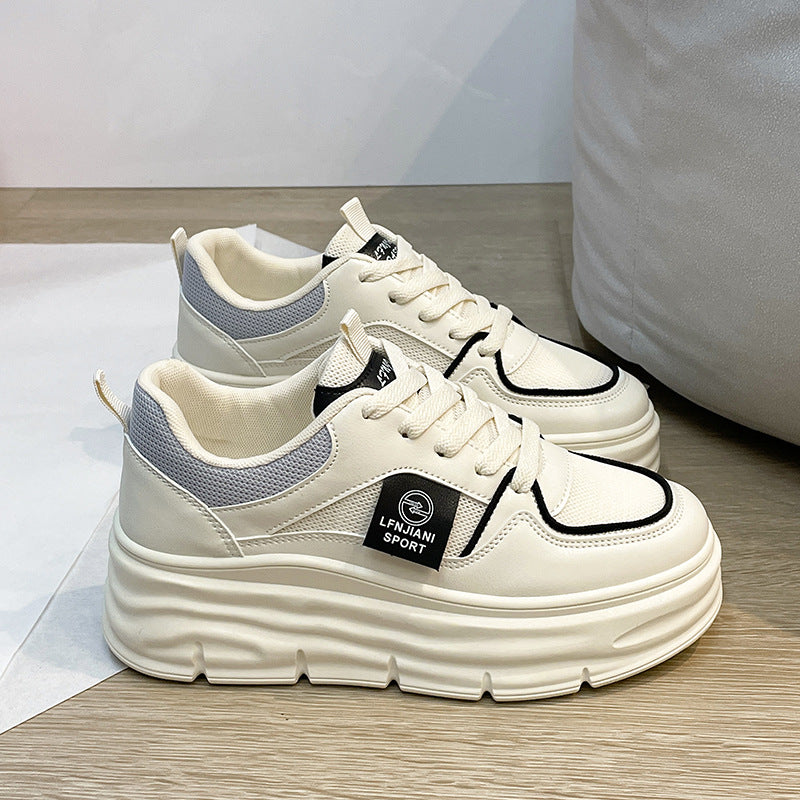 Dame Sporty Plateau-Sneakers med åndbart mesh-overflade og innovativ bærekomfort Stilla