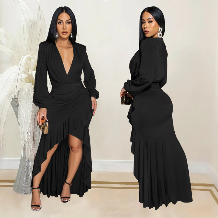 Dame elegant aftenkjole med raffinerede draperingsdetaljer og høj slit Stilla