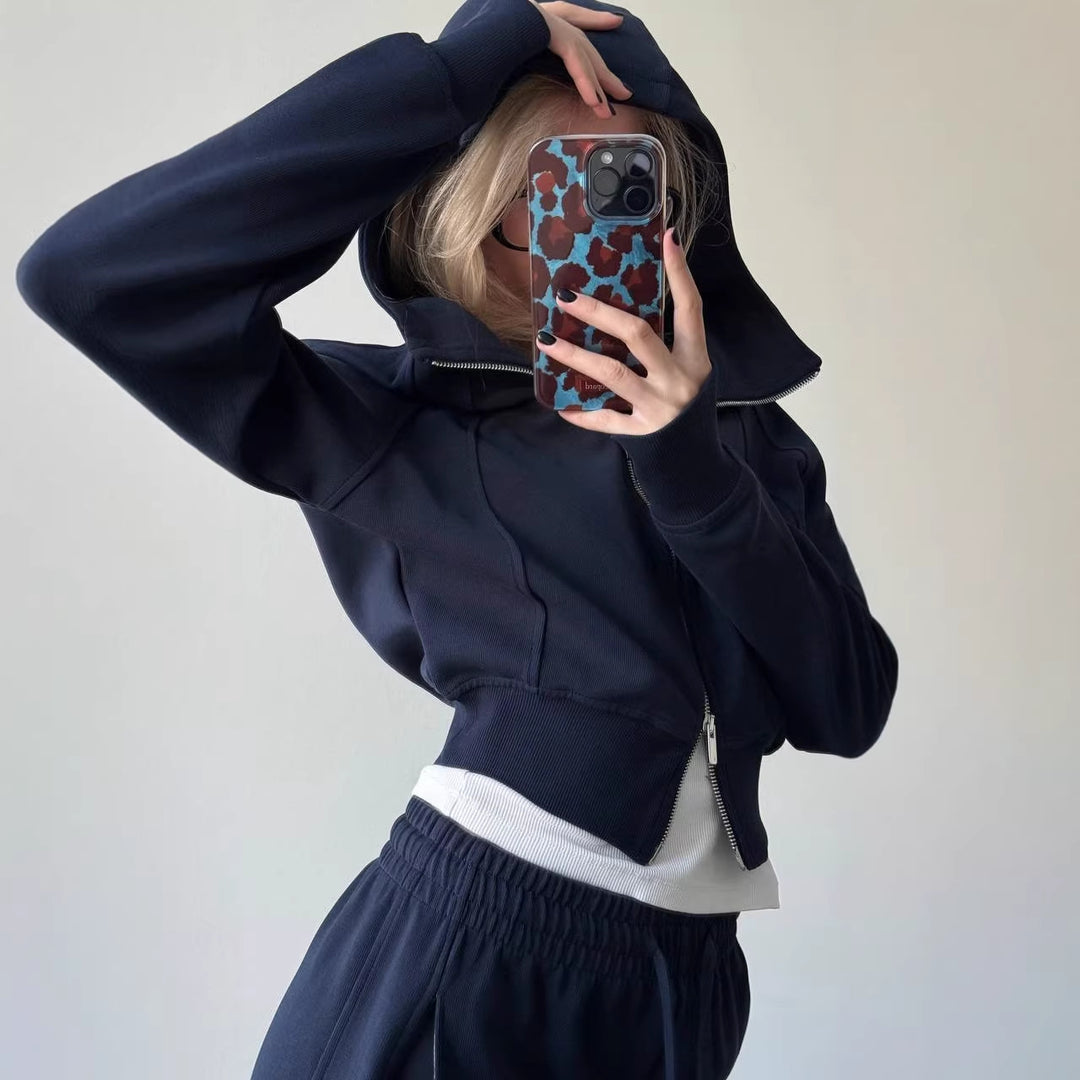 Kvindernes sporty loungewear sæt med høj krave og elastisk talje Skovae