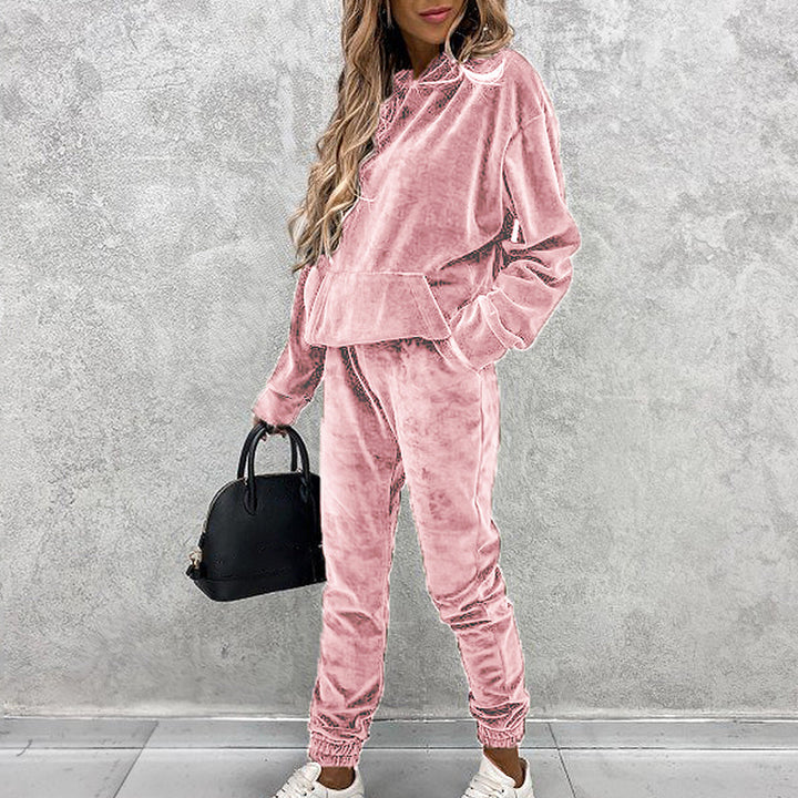 Dame Velour Lounge-sæt med praktiske lommer og modebevidst snit Stilla