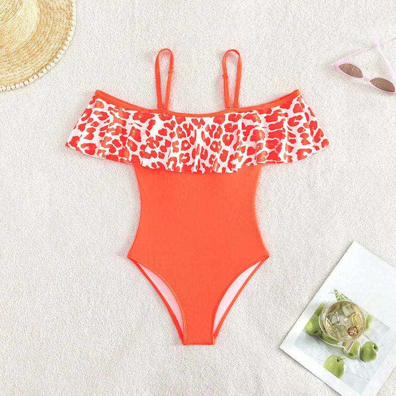 Dame one-piece badeshorts med lyst flæse design og moderigtigt leopard mønster Skovae